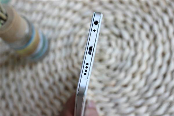 魅蓝U10好看吗?魅族U10和U20真机开箱对比图片