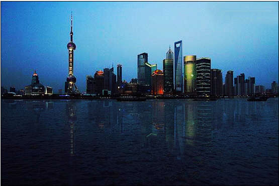 巧用美图秀秀完美修复夜景倒影