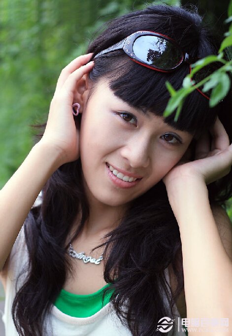 Photoshop将美女打造成冷色系清新教程 电脑百事网