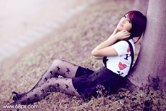 Photoshop给草地上的美女加上怀旧的中性红褐色 全福编程网