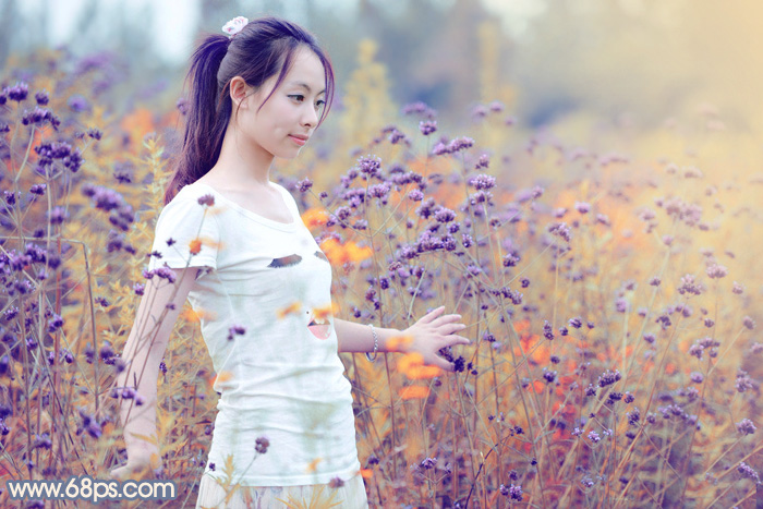 Photoshop给花丛中的美女加上秋季黄紫色 全福编程网