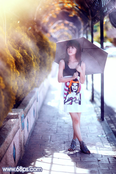 Photoshop给打伞的外景美女加上浓厚的秋季色 全福编程网